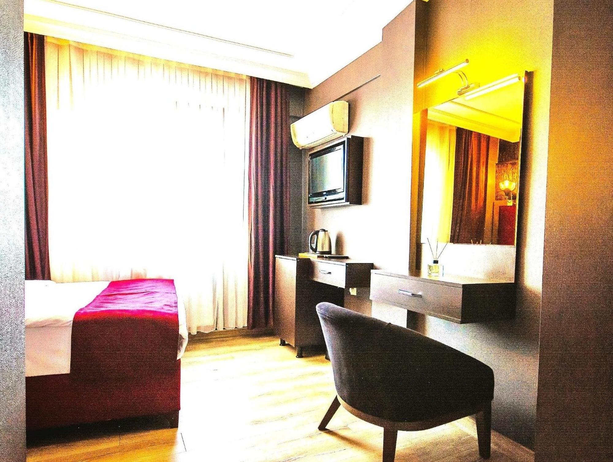 Atesde Dustu Salvara Hotell Istanbul Eksteriør bilde